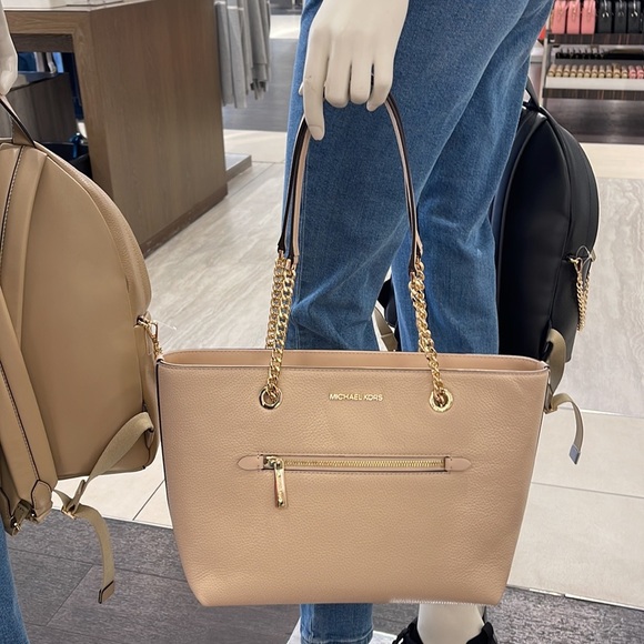 MICHAEL KORS
Jet Set Medium Front Zip Pebbled Leather Chain Tote Bag
Buff
NWT - Picture 8 of 16